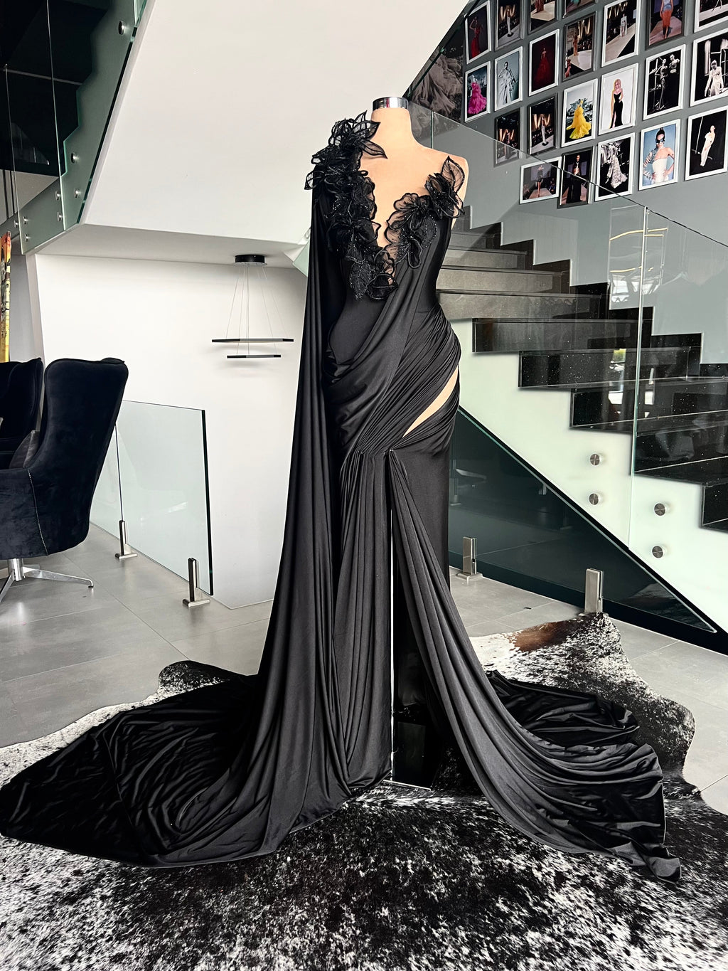 Black Elegant Detailed Gown