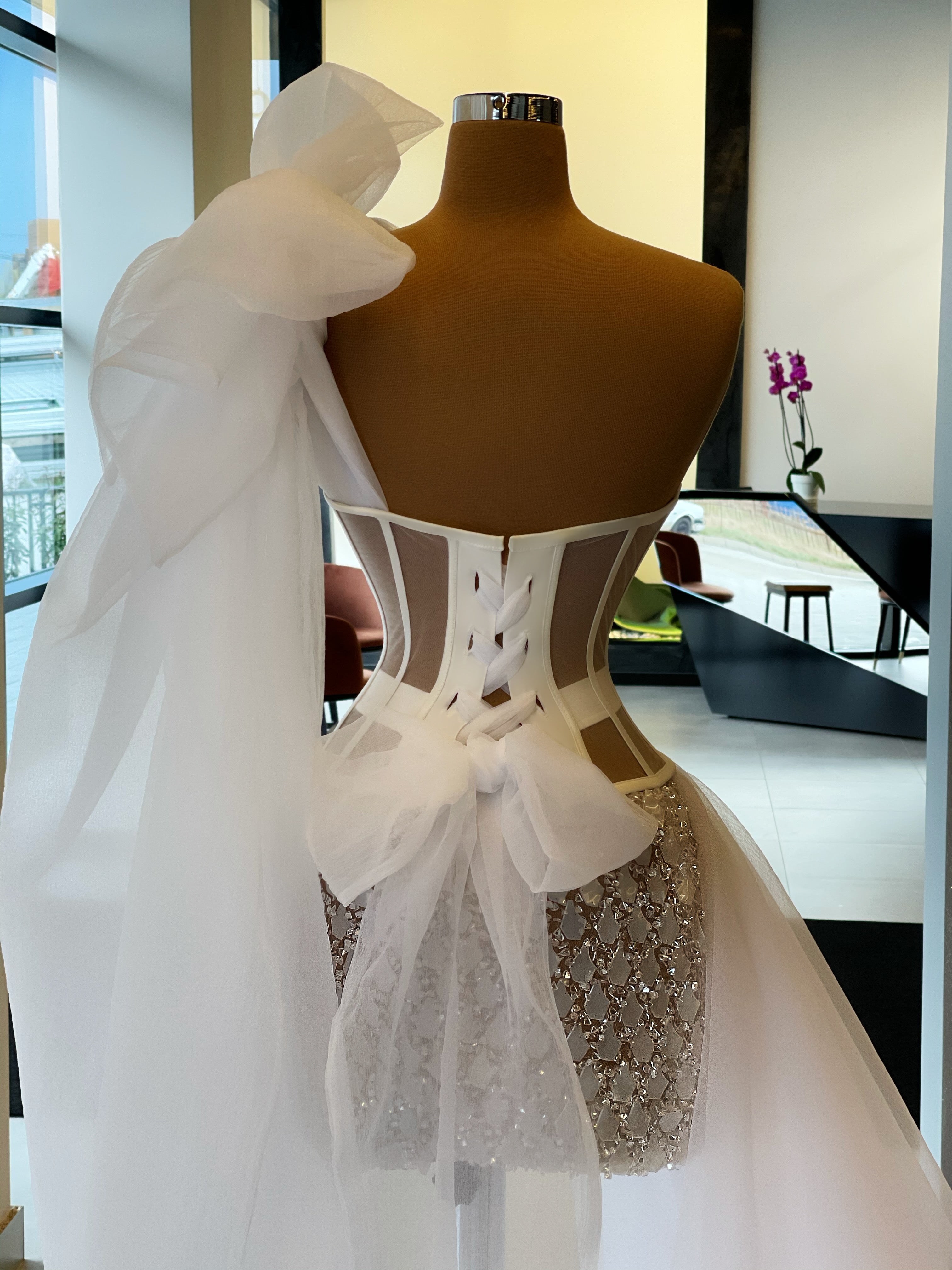 White Corset Dress Sequin Hand Made Dona Matoshi White Corset Dress Sequin Hand Made Dona Matoshi
